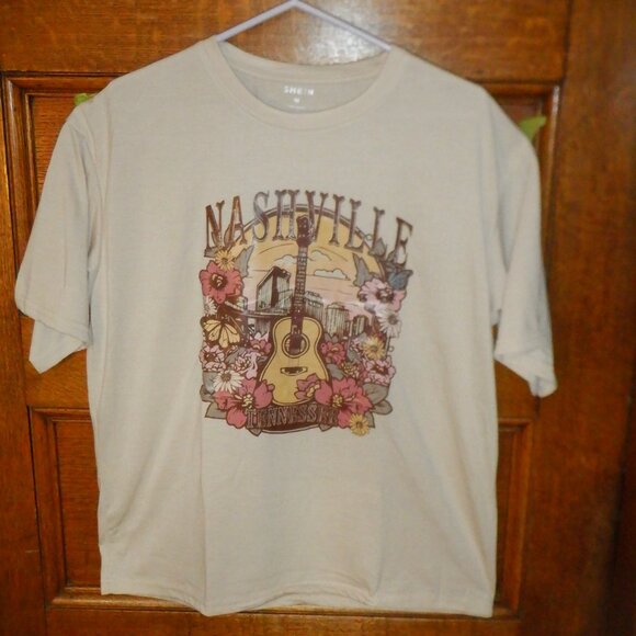 ~~~ NASHVILLE TOP ~~~ - Picture 1 of 2